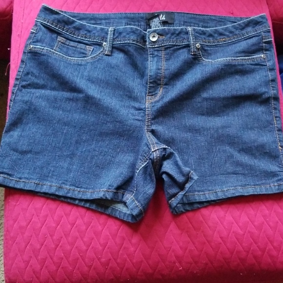 Dots Pants - FINAL PRICE-Blue Jean Shorts size 18 NWOT